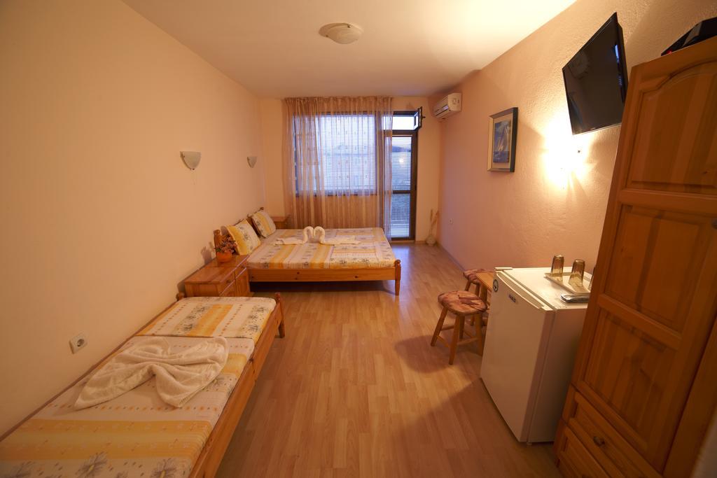 Primorski Briz Guest House Primorsko Exteriér fotografie