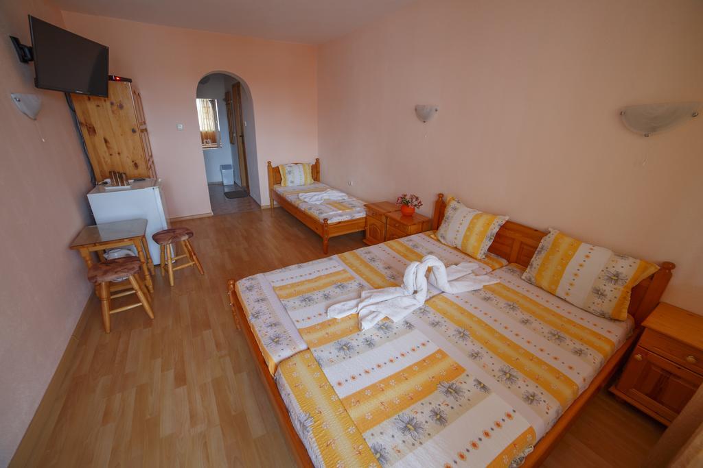 Primorski Briz Guest House Primorsko Exteriér fotografie